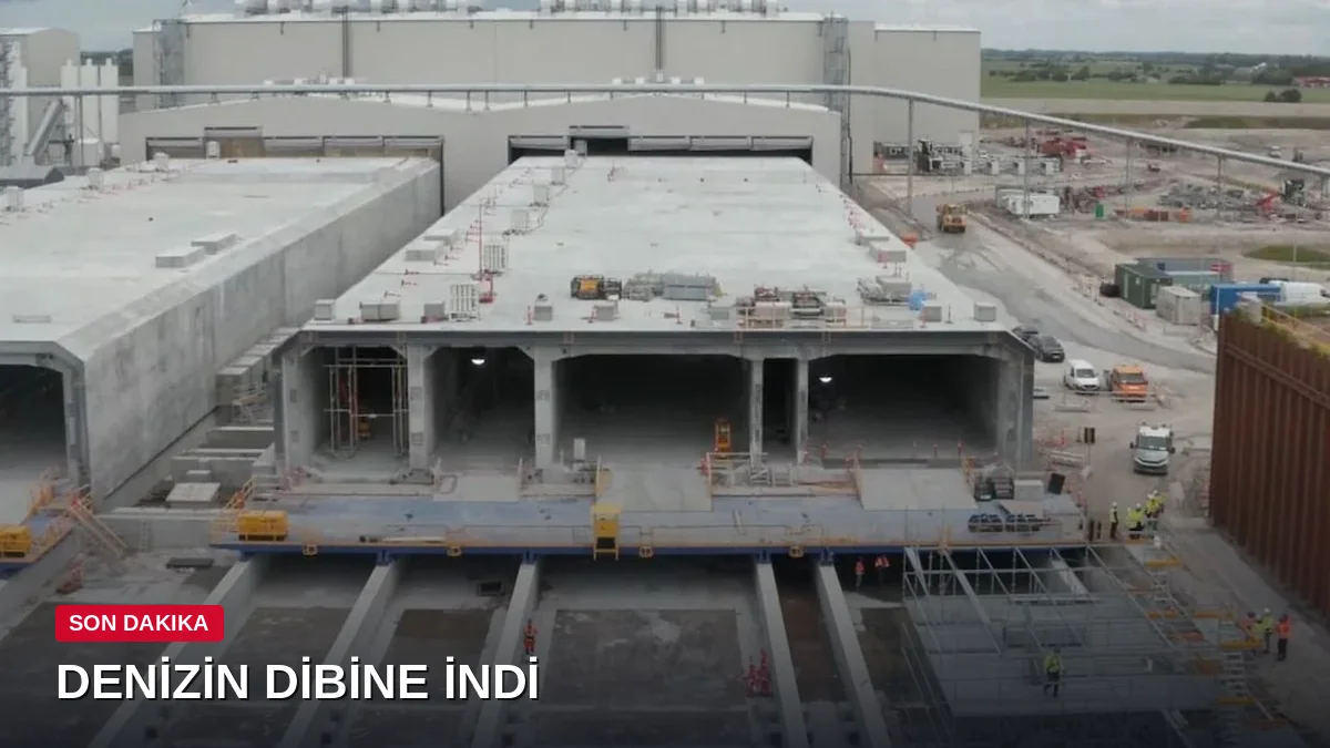 73 bin tonluk devasa beton kutu denizin dibine indirildi: İki ülkeyi 10 dakikada birbirine bağlayacak
