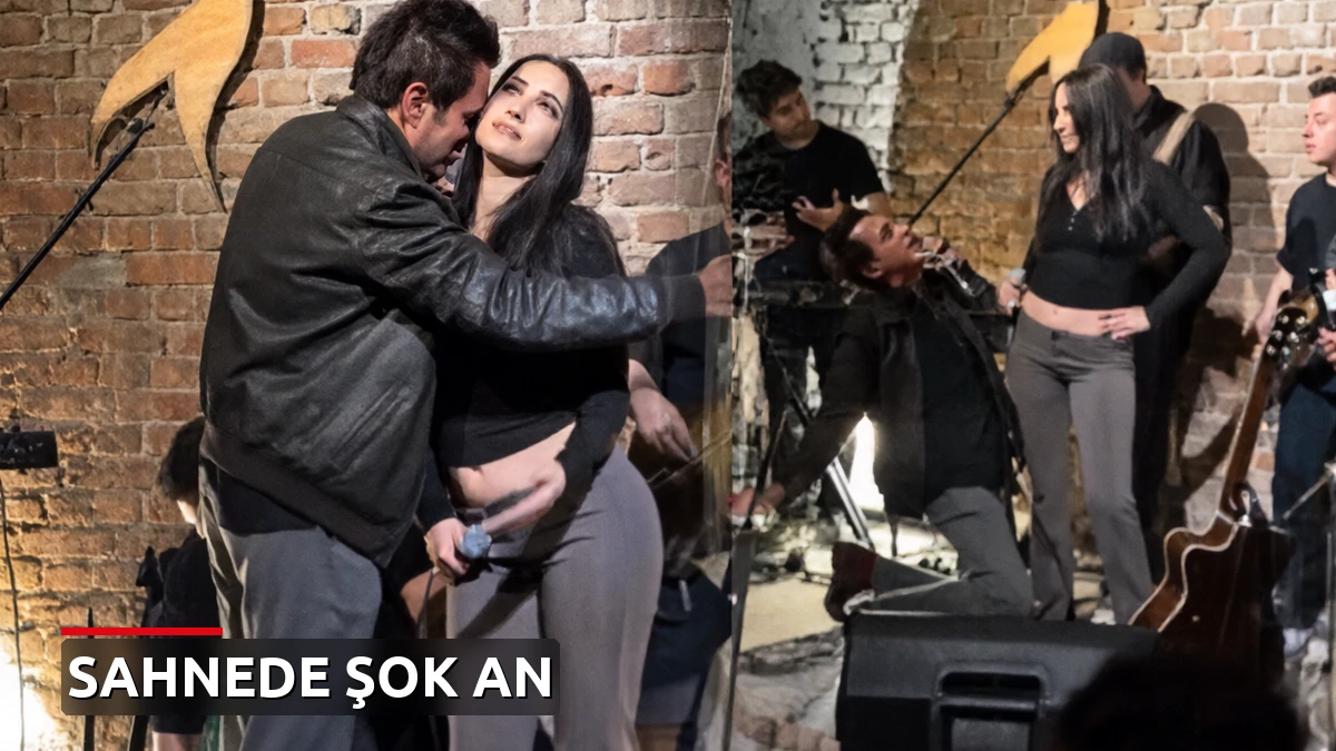 Teoman sahne aldı: Soliste ilginç teması sosyal medyayı salladı