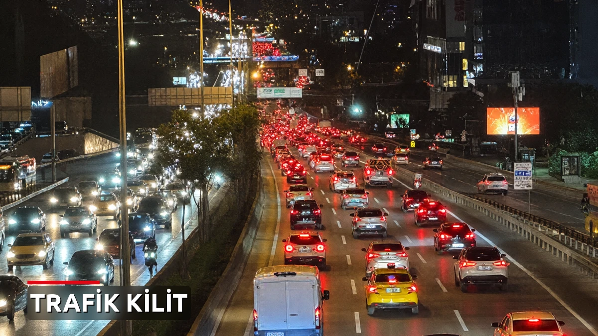 İstanbul'da trafik yoğunluğu yüzde 69'a çıktı: Bu ilçelerde durum kritik